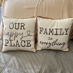NWOT Decorative Throw Pillow Set with Inspirational Quotes